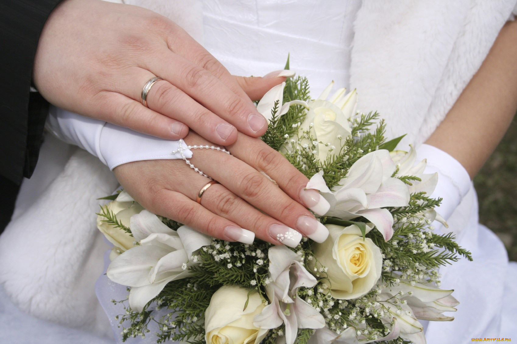 Свадебный маникюр для невесты с кольцами